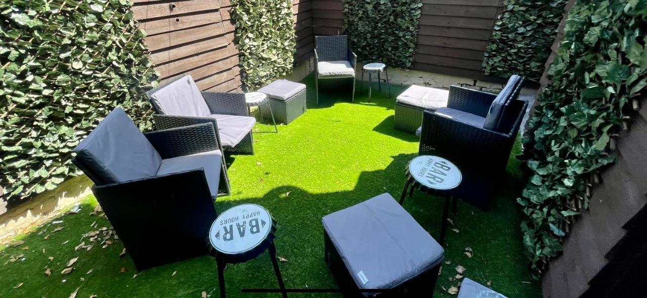 4 Bed 4 Bath House With Free Parking, 5 Mins To Lfc And 15 Mins To City Centre Liverpool Extérieur photo