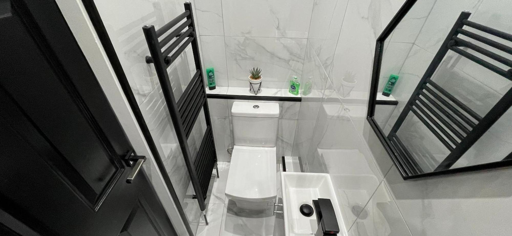 4 Bed 4 Bath House With Free Parking, 5 Mins To Lfc And 15 Mins To City Centre Liverpool Extérieur photo